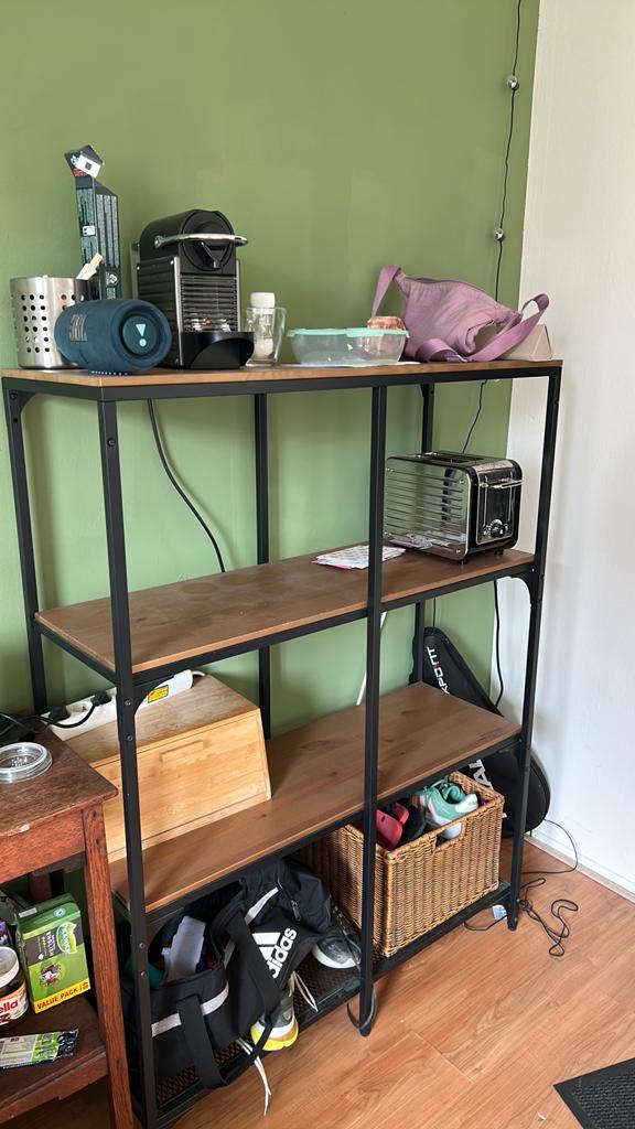 Stellingkast zwart met hout - Industrieel design, Huis en Inrichting, Kasten | Stellingkasten, Ophalen, Gebruikt