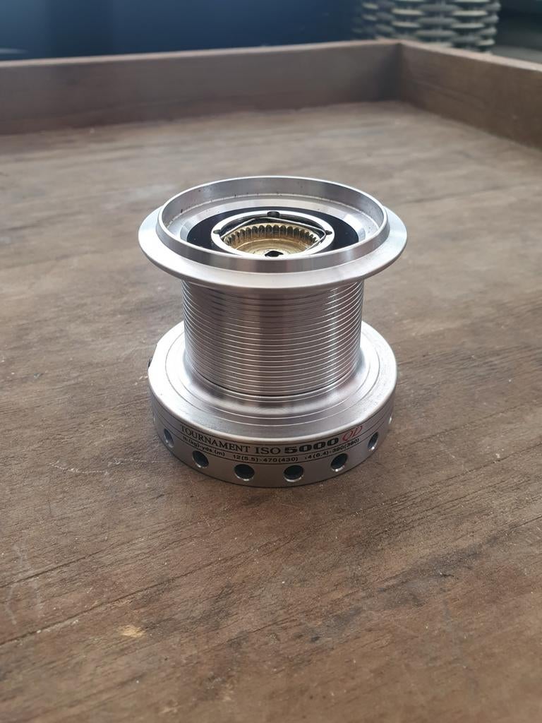 ** 1x daiwa tournament iso 5000 qd spoel**, Ophalen of Verzenden, Gebruikt, Molen