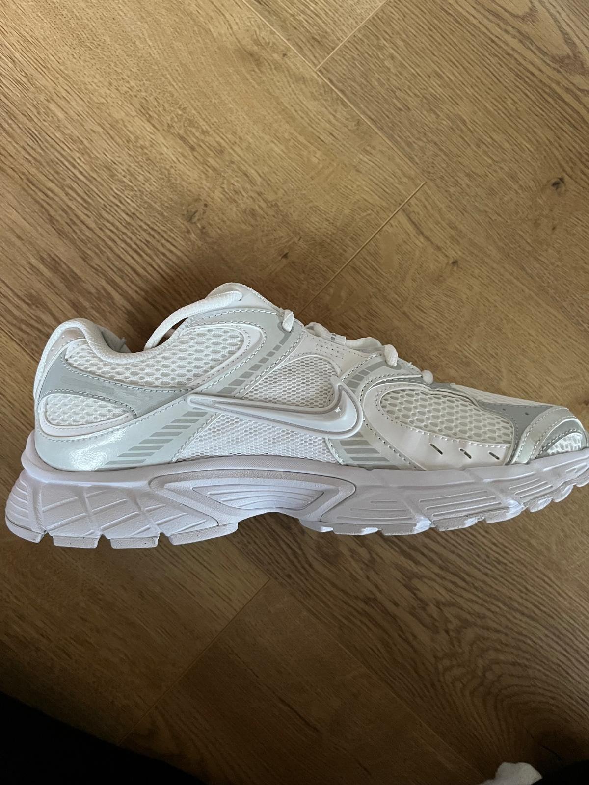 Nike P-6000 sneakers - Wit/Zilver - Maat 38.5, Kleding | Dames, Ophalen, Wit, Nike, Sneakers of Gympen