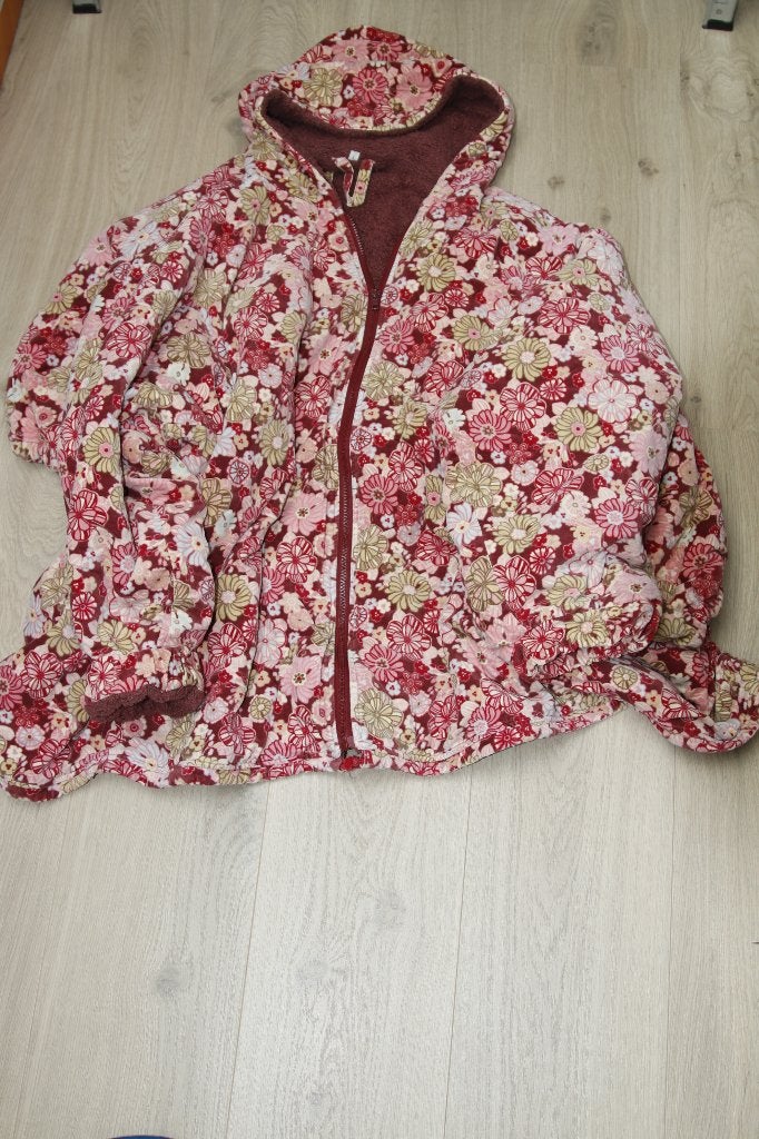 Rolstoel winterjas van Pien en Polle maat L rood roze, Ophalen of Verzenden, Zo goed als nieuw