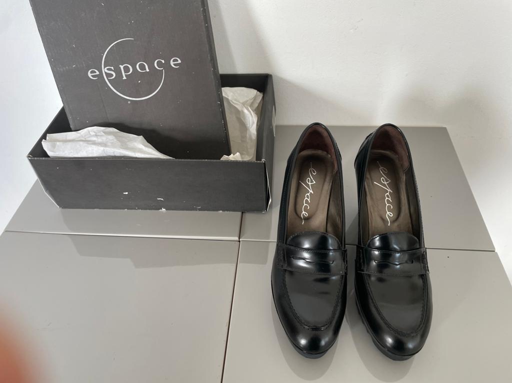 Espace - pumps met sleehak - zwart leer - mt 38, Pumps, Zwart, Ophalen of Verzenden, Zo goed als nieuw