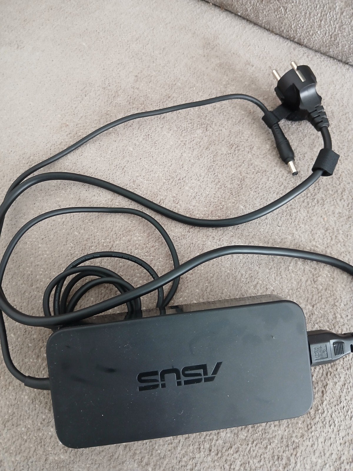 ASUS 180w 2.5x5.5mm AC/DC Adapter Oplader 19.5V 9.23A, Computers en Software, Ophalen of Verzenden, Gebruikt, ASUS