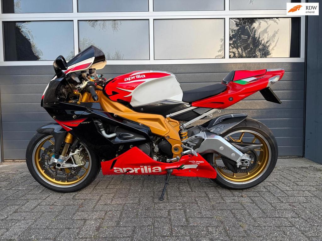 Aprilia Sport RSV 1000 R Factory MOTO MAGIC RACING, Motoren, Motoren | Aprilia, Arno Van putten, Sportuitlaat, Gruppendelerweg, 13
8071 WK  Nunspeet, NL