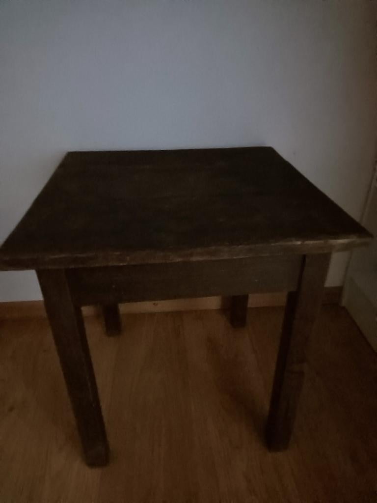 Oud houten vierkant tafeltje/plantentafeltje/bijzettafeltje, Minder dan 55 cm, Gebruikt, Vierkant, Hout
