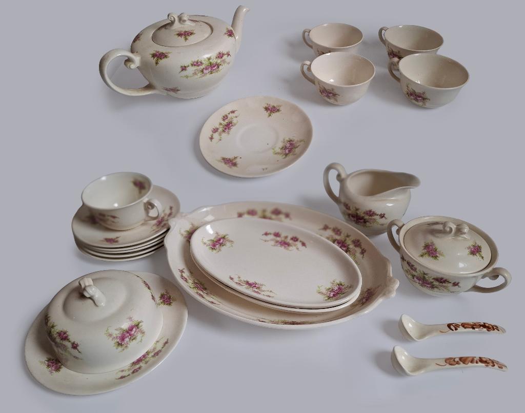 Peter Regout Aardewerk Maastricht – Vintage Servies Set, Huis en Inrichting, Keuken | Servies, Zo goed als nieuw, Compleet servies