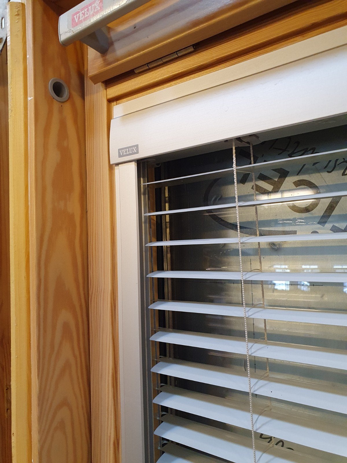 8x Velux GGL M08 Dakraam met jaloezieën, Ophalen, Gebruikt
