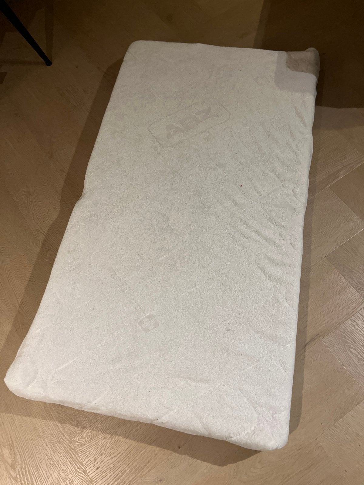 Kinder matrasje 107x58x9 met foam vulling, Gebruikt, Matras, Eenpersoons, 70 cm of minder