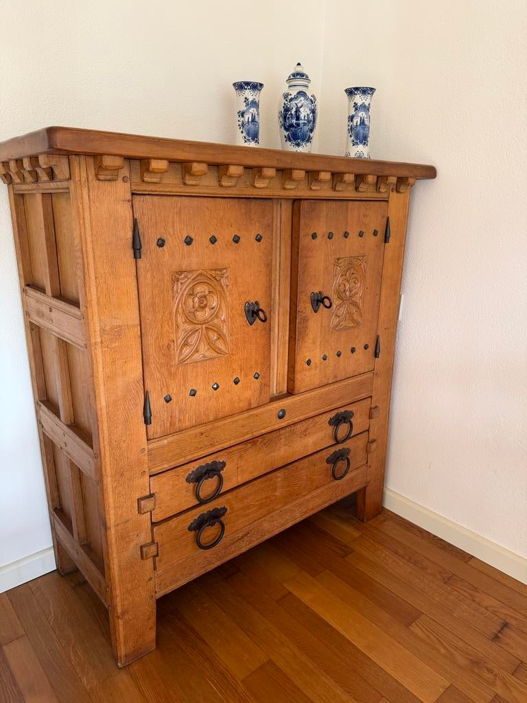 Antieke massief eiken kast  Jugendstil, Antiek en Kunst, Antiek | Meubels | Kasten, Ophalen