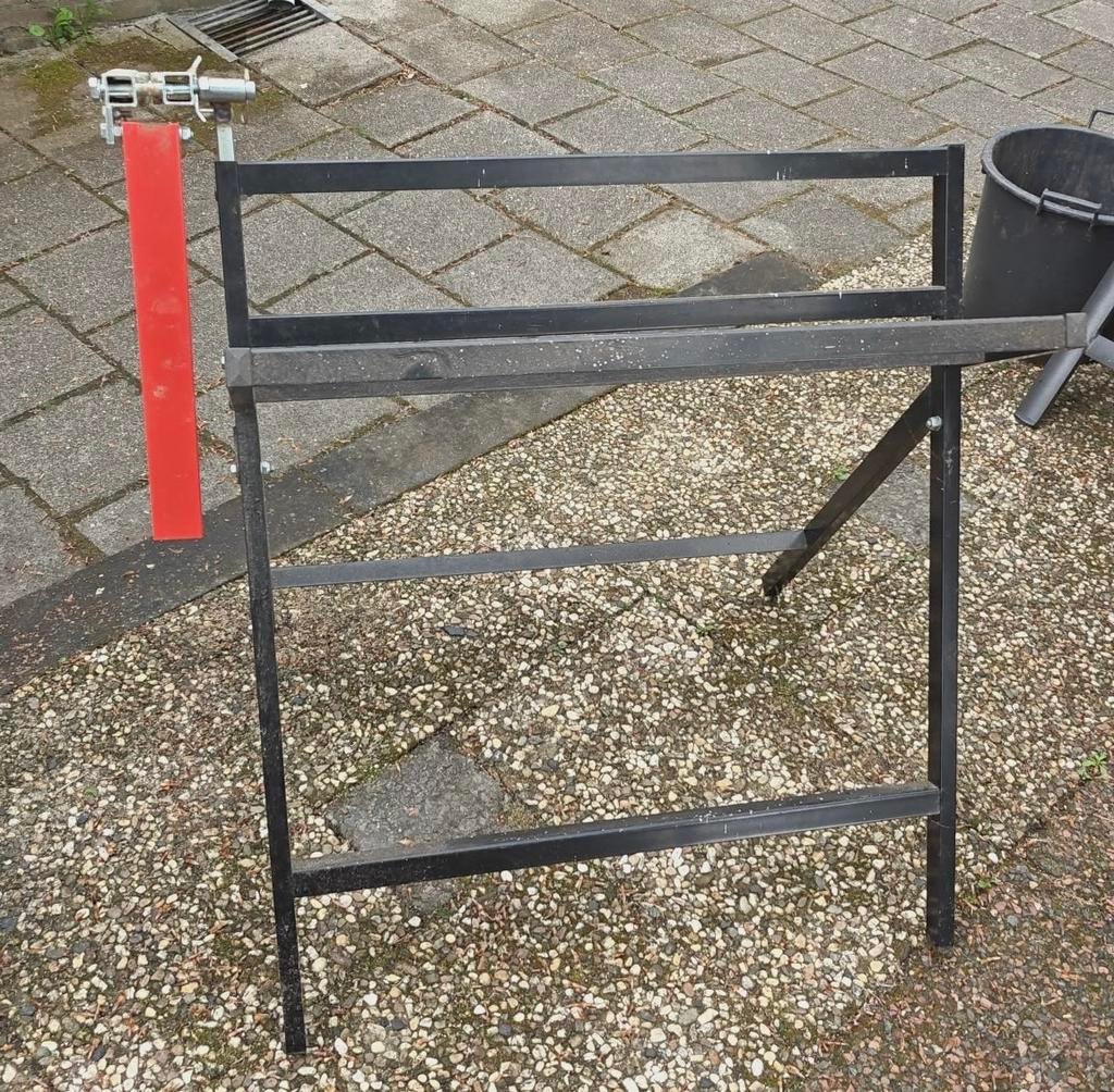 Metalen zaagbok, Ophalen, Gebruikt, 120 tot 170 cm, Bankschroef