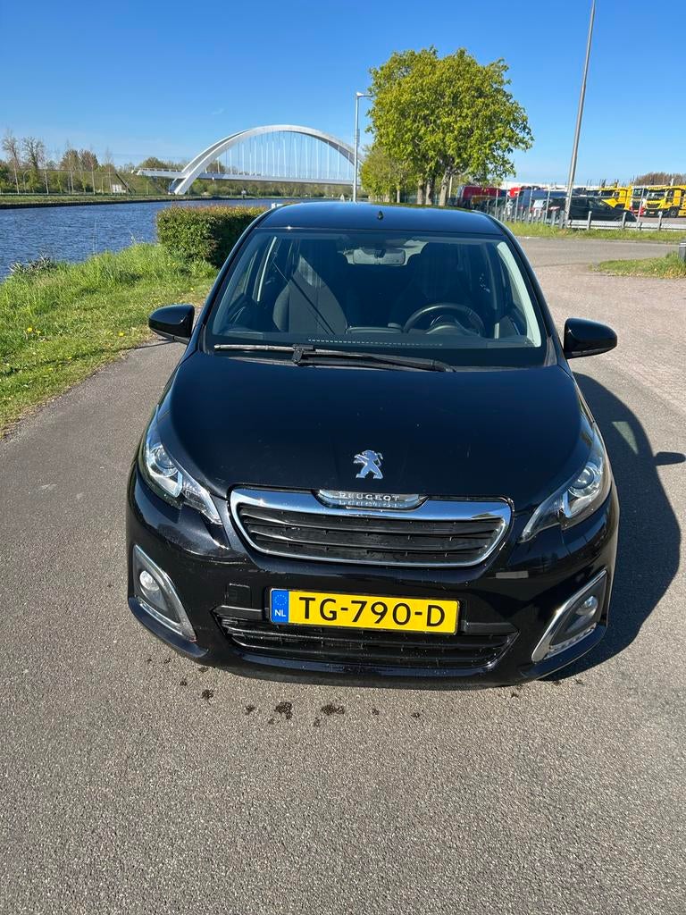 Peugeot 108 1.0 E-vti 72pk 5D 2018 Zwart, Auto's, Voorwielaandrijving, 4 stoelen, Zwart, Origineel Nederlands