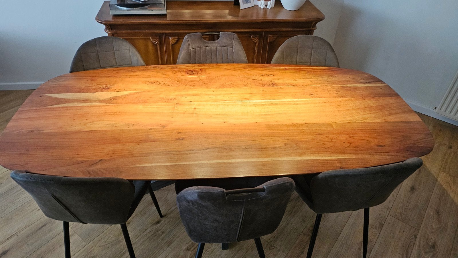 Massief houten eettafel met 6 Goossens stoelen, 100 tot 150 cm, Modern, Industrieel, 200 cm of meer, Zo goed als nieuw
