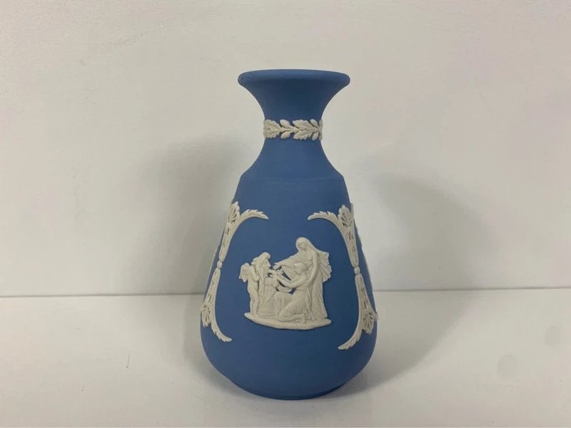 Wedgwood – Blauw Jasperware vaasje, Gebruikt, Overige kleuren, Ophalen of Verzenden, Nvt