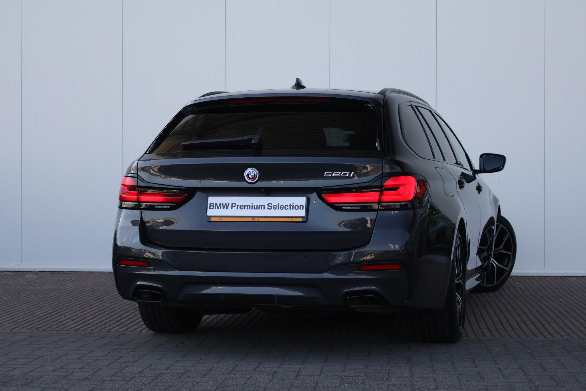 BMW 5-serie Touring 520i Business Edition Plus | M-Sport Pak, Auto's, Automaat, 1998 cc, Gebruikt, 4 cilinders