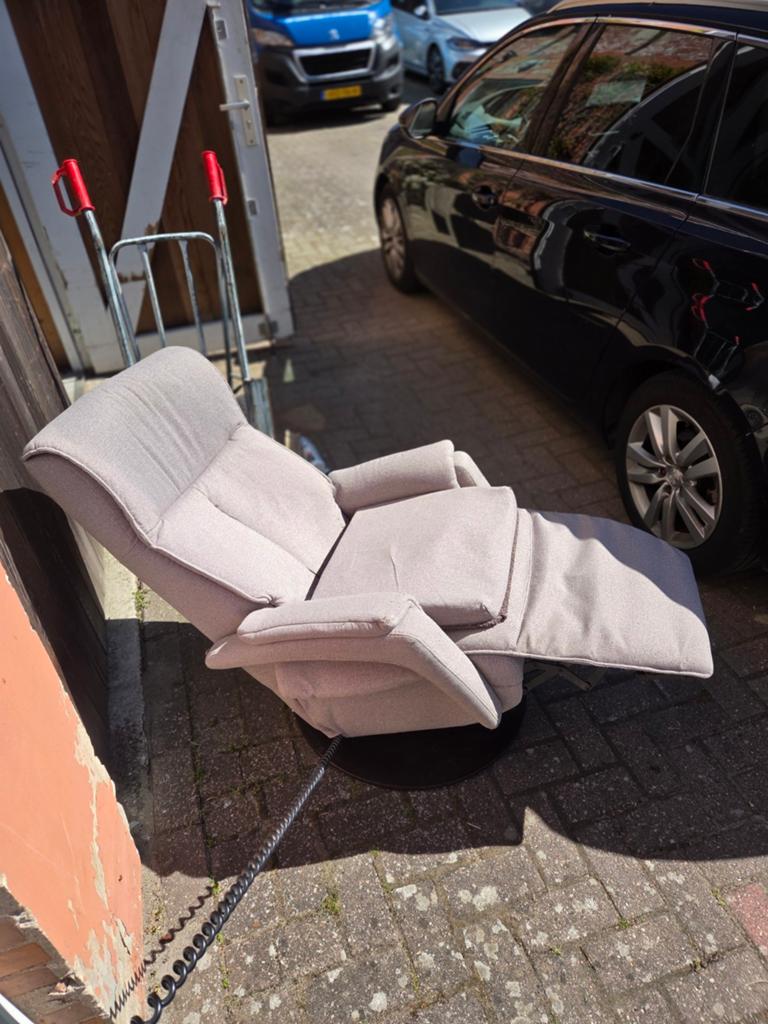 Prominent sta-op stoel / relaxfauteuil met afstandsbediening, Ophalen, Gebruikt, Overige kleuren, Eén
