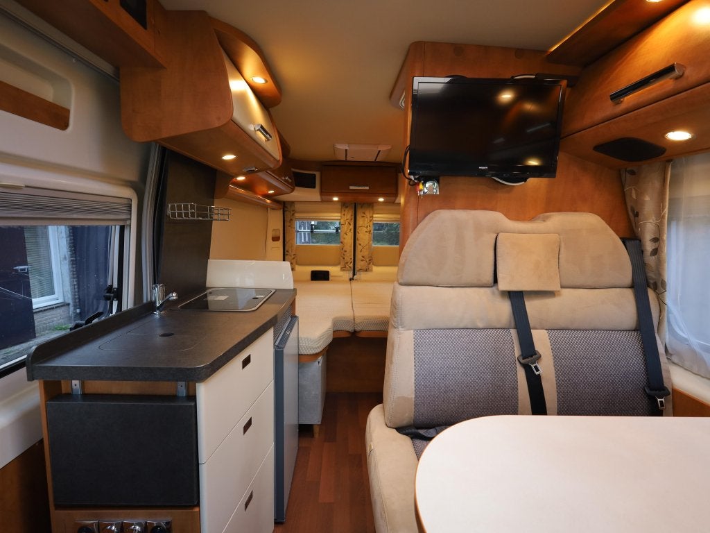 Malibu Van 600 LE lage enkele bedden, Niet ingevuld, Raamblindering, Buscamper of Camperbus, Ringverwarming