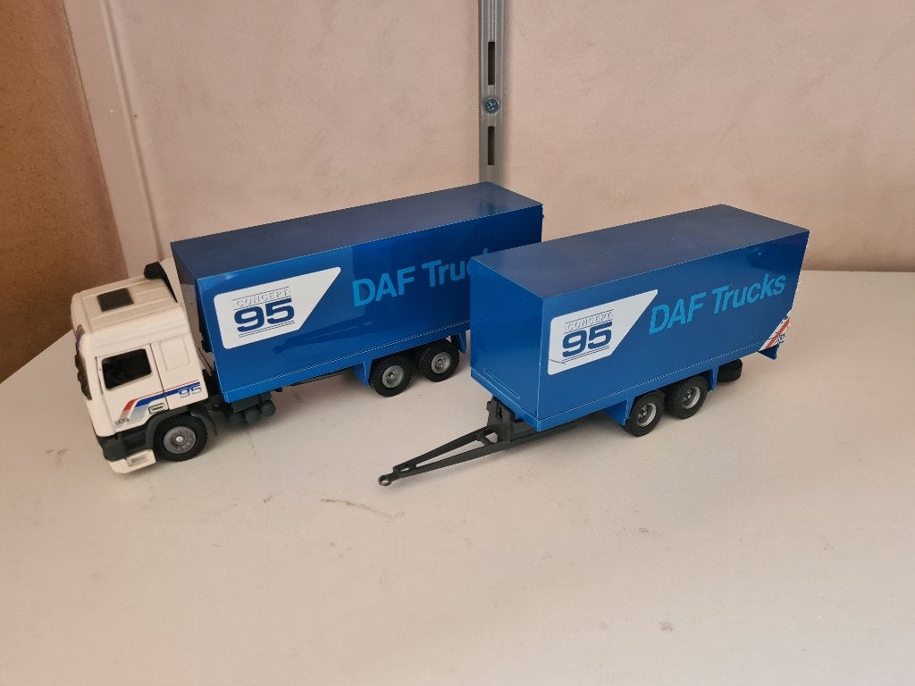 truckminiaturen schaal 1:50, Hobby en Vrije tijd, Modelauto's | 1:50, Zo goed als nieuw, Bus of Vrachtwagen, Tekno, Ophalen of Verzenden