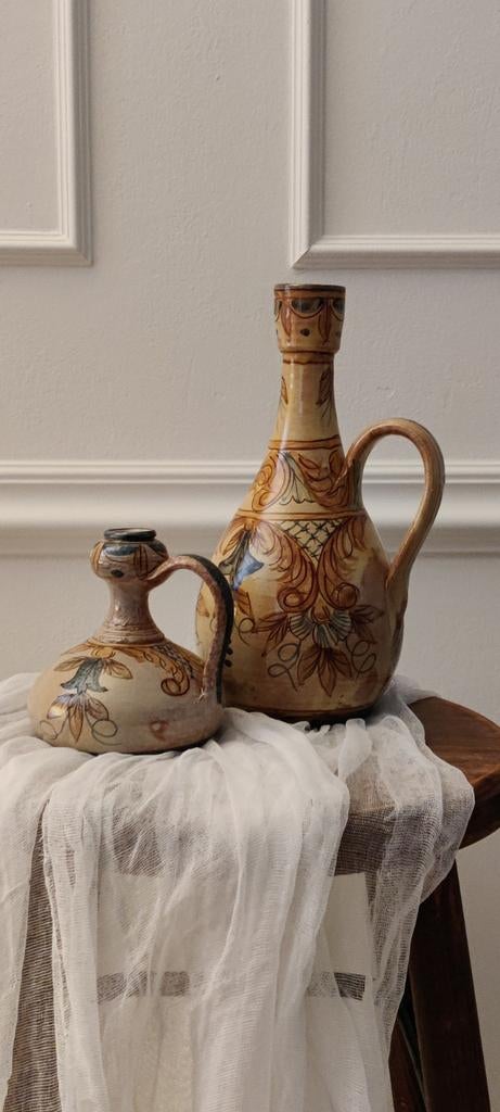 Mooi vintage setje handgeschilderde keramieken kruiken., Huis en Inrichting, Woonaccessoires | Vazen, Overige kleuren, Aardewerk of Porselein