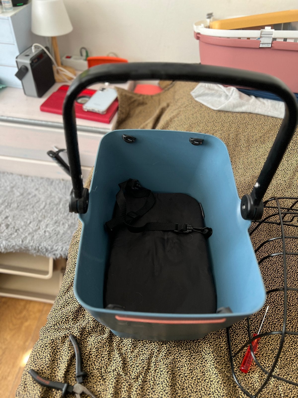 Hondenfietsmand achter Basil plus mik aansluiting, Fietsen en Brommers, Ophalen, Zo goed als nieuw