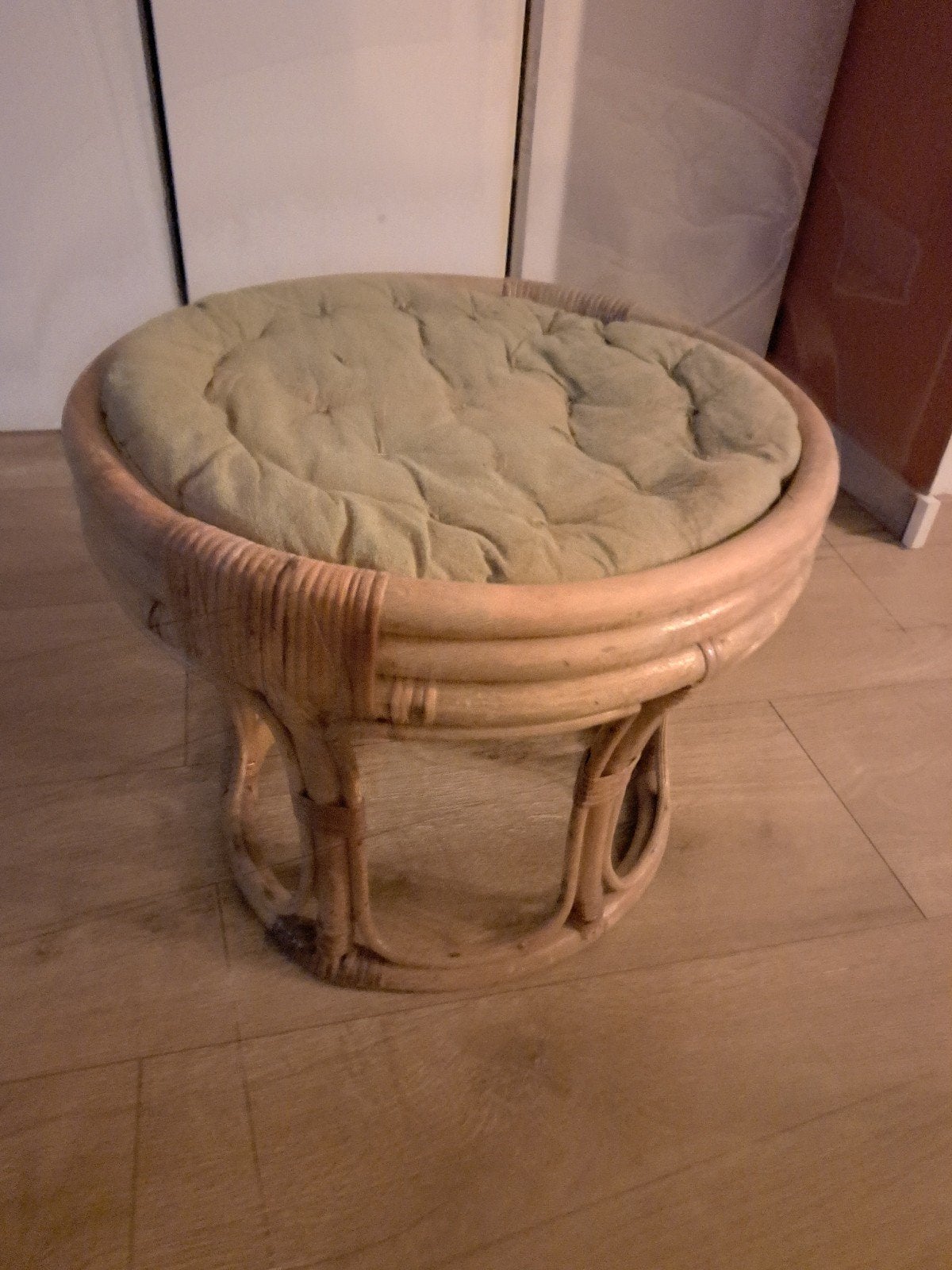 Rotan kruk met Casa kussen, Ophalen, Gebruikt, Hout