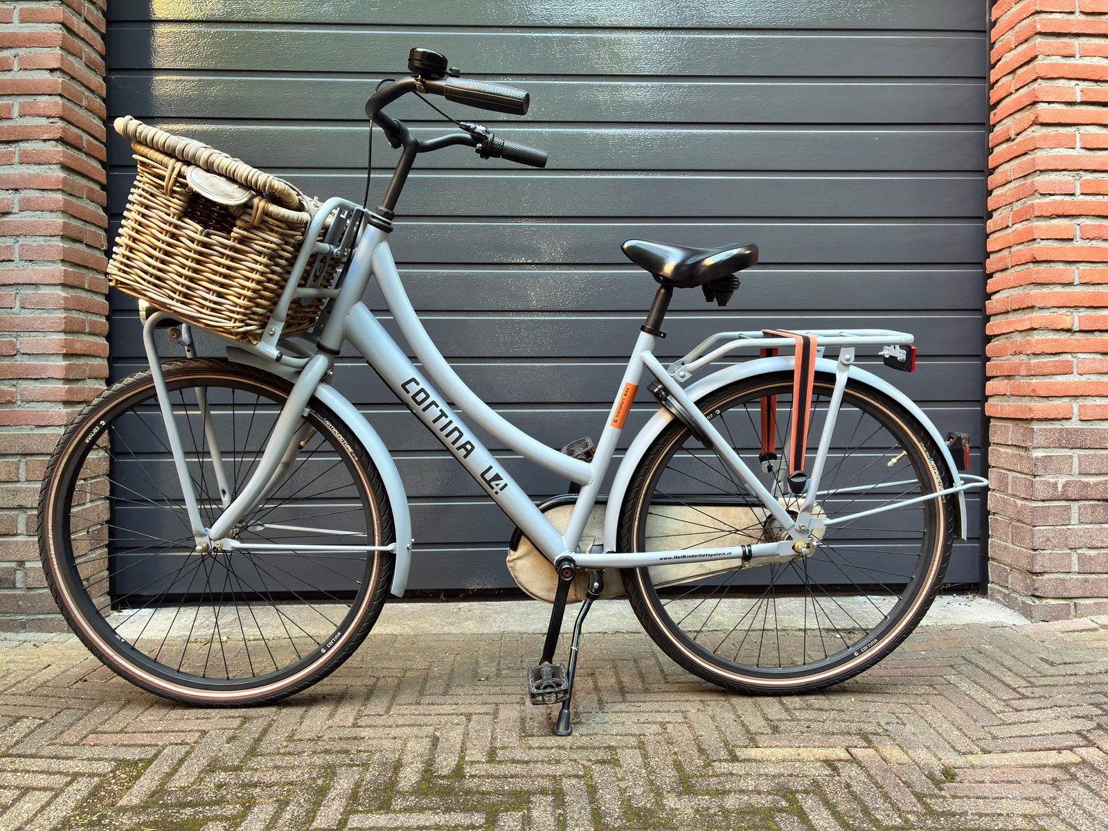 Cortina U4 Solid 26 inch, Fietsen en Brommers, Fietsen | Meisjes, Zo goed als nieuw, 26 inch of meer, Versnellingen, Ophalen