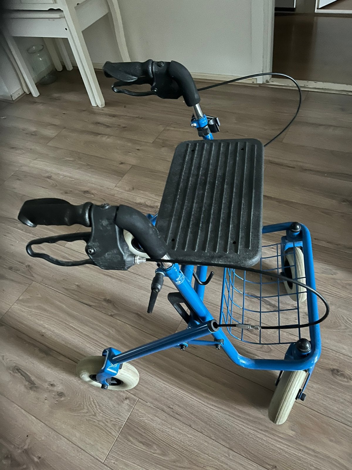 Rollator ziet bijna nieuw uit, Diversen, Ophalen, Zo goed als nieuw