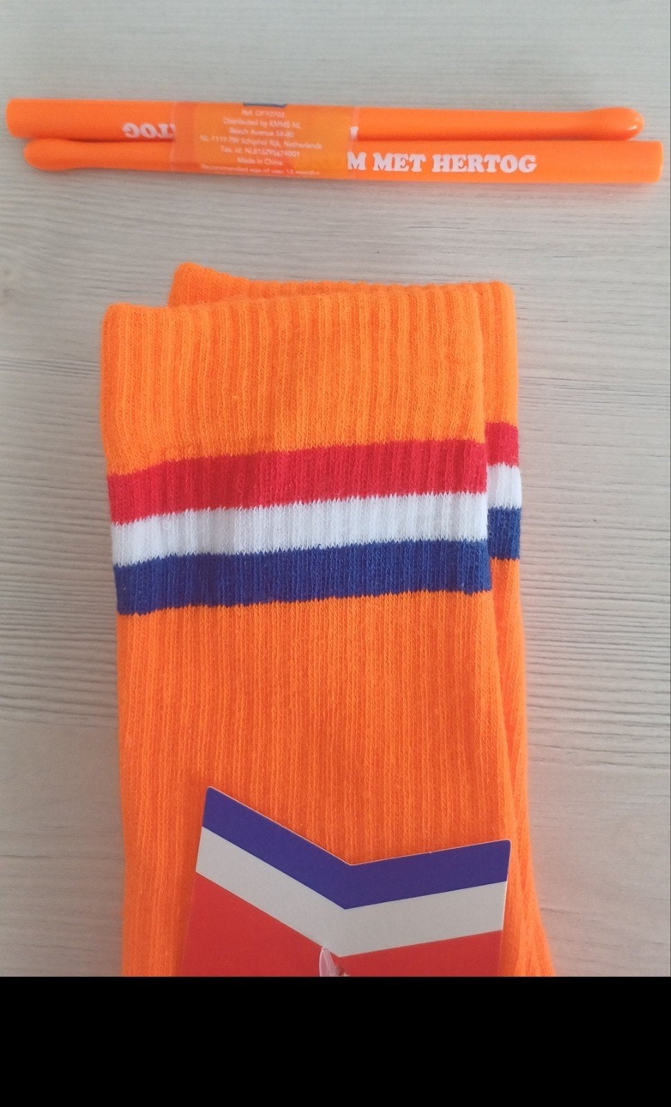 Oranje sokken met Nederlandse vlag Maat 39/41 en drumstokjes, Sokken en Kniesokken, Nieuw, Oranje, Ophalen of Verzenden