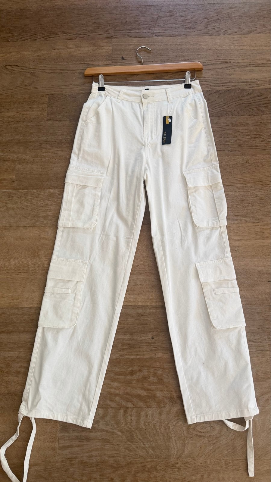 Nieuwe Zara Cargobroek Maat S met kaartjes, Kort, Wit, Nieuw, Ophalen of Verzenden