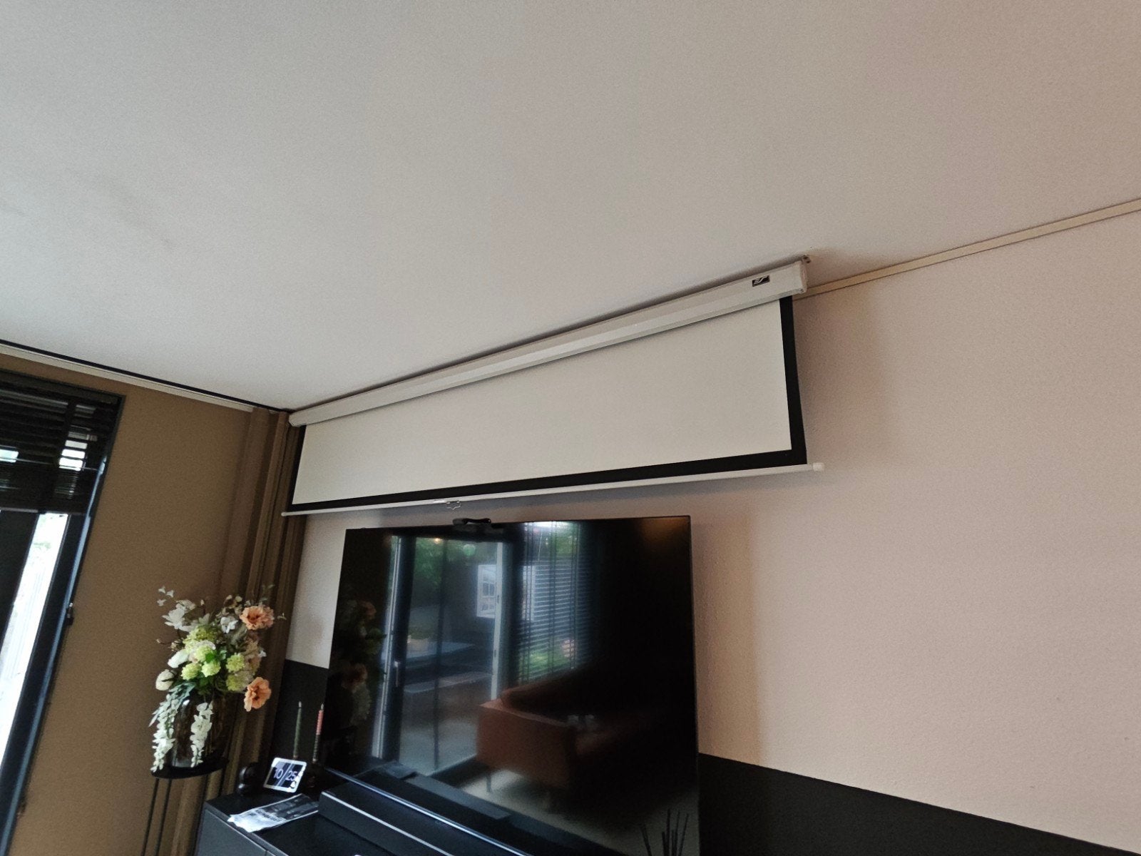 Elite Screens 120 inch projectiescherm, Ophalen, Handmatig, Zo goed als nieuw