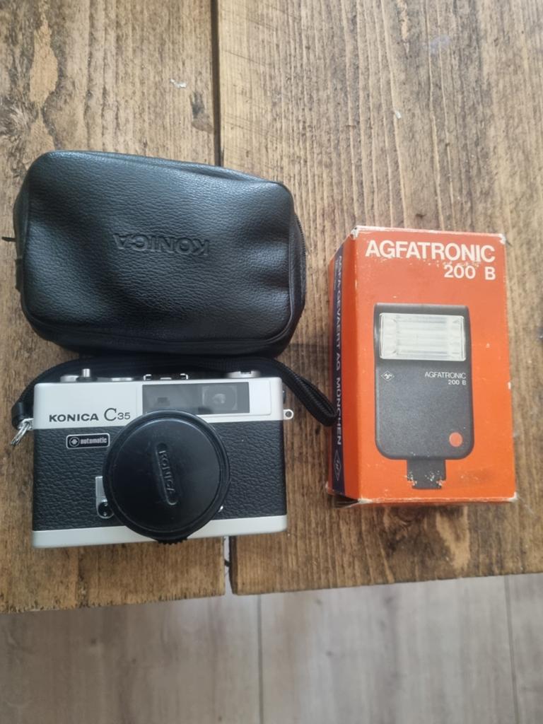 Vintage camera konica c35 automatisch met flitser, Audio, Tv en Foto, Fotocamera's Analoog, Ophalen, Compact, Konica