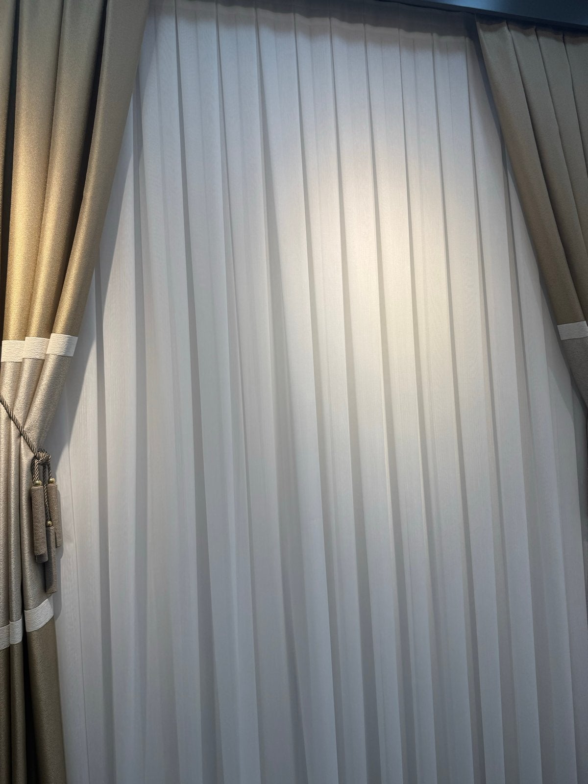 Prachtige inbetween gordijnen/ vitrage - 500x250 cm - Nieuw, Verzenden, Wit, Nieuw, Lichtdoorlatend