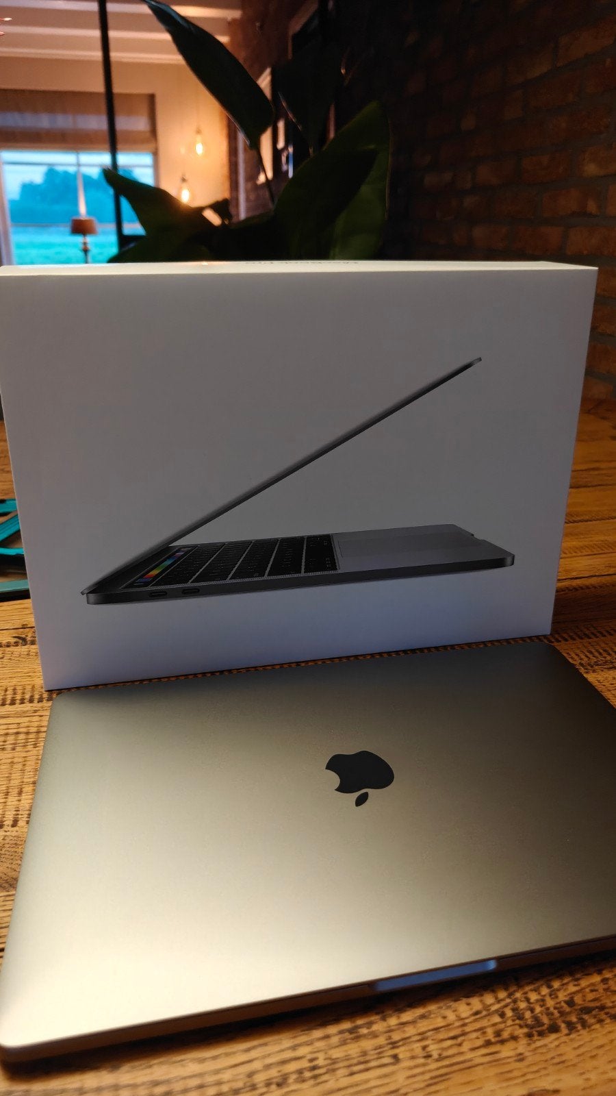 MacBook Pro 2017 met Touch Bar - 13 inch, 8GB RAM, Computers en Software, MacBook Pro, Gebruikt, 256 GB, 2 tot 3 Ghz