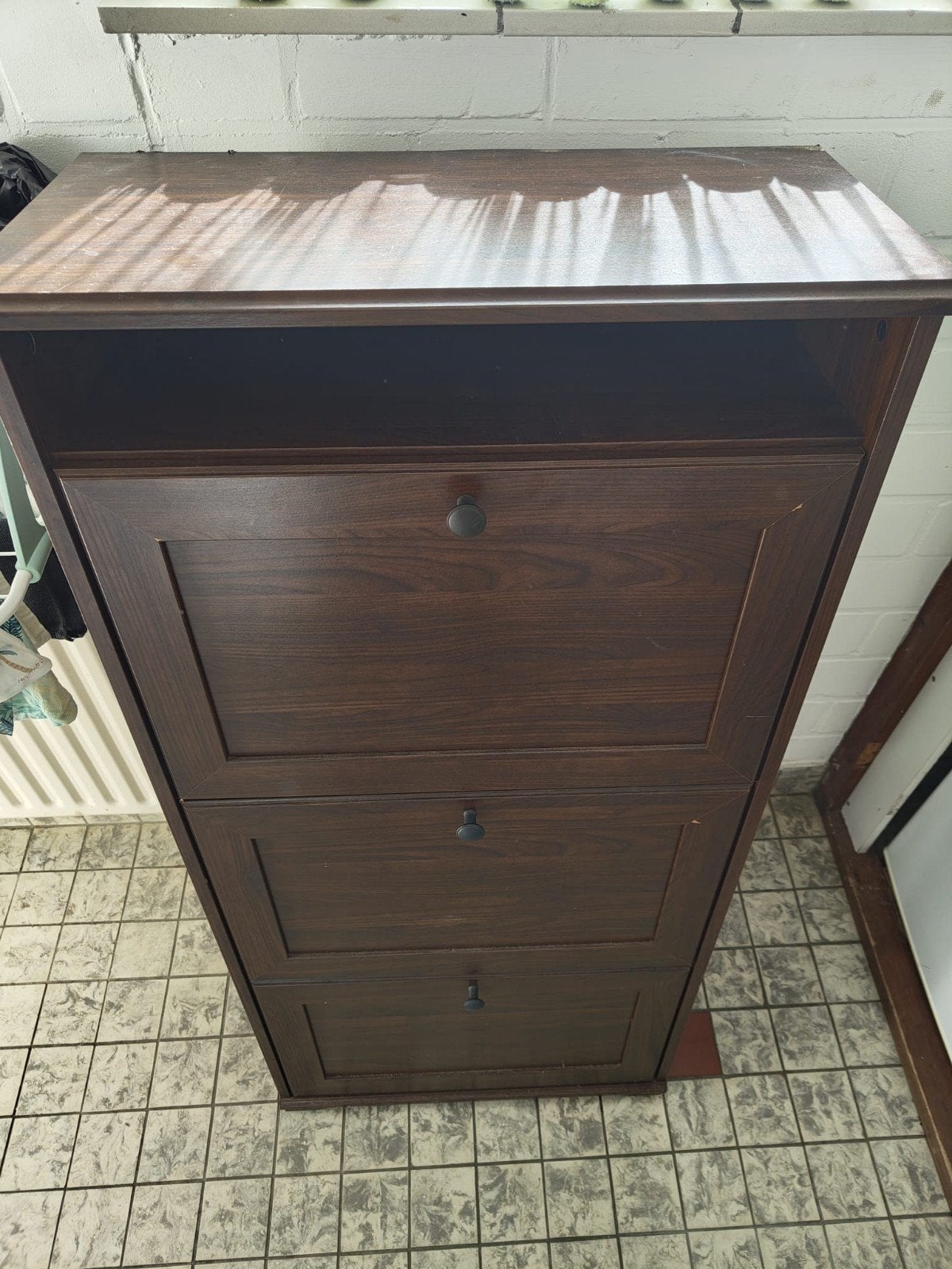 Schoenenkast (Ikea BRUSALI) met 3 vakken - Donkerbruin, Huis en Inrichting, Ophalen, Gebruikt, Modern, functioneel