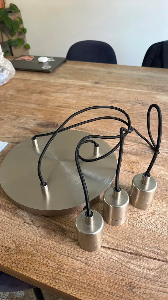 IKEA SKAFTET plafondlamp met 3 hanglampen – staal, Huis en Inrichting, Lampen | Tafellampen, Ophalen of Verzenden, Zo goed als nieuw