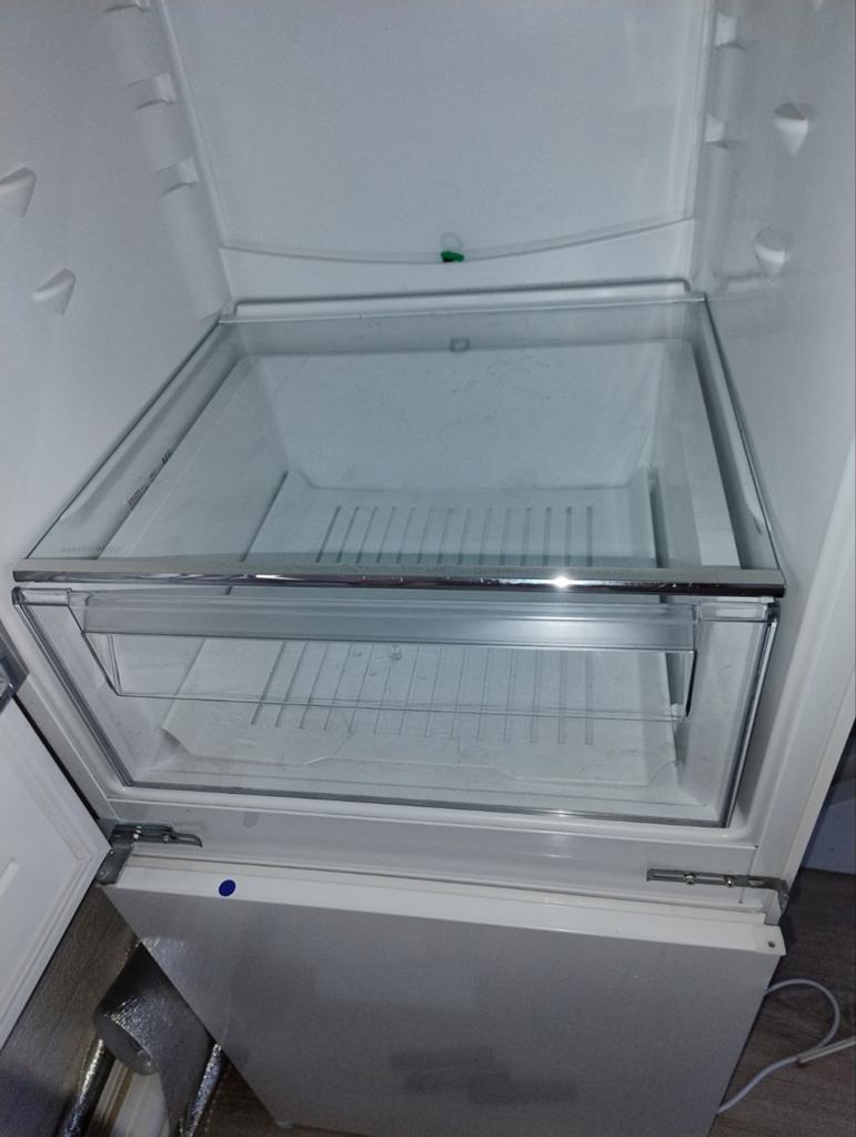 Onderdelen koel/vriescombinatie (AEG SCB61921FS), Witgoed en Apparatuur, Koelkasten en IJskasten, Ophalen, Gebruikt, 200 liter of meer