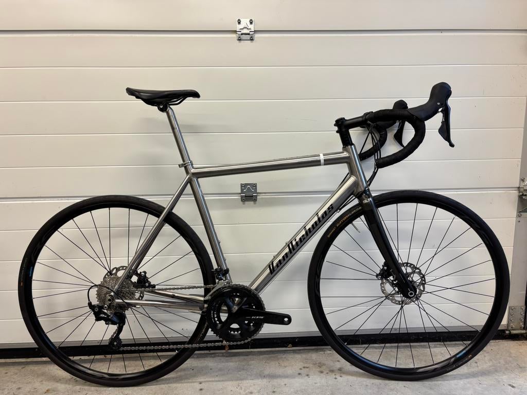 Van Nicholas VENTUS disc titanium 54 cm, Fietsen en Brommers, 28 inch, Zo goed als nieuw, Meer dan 20 versnellingen, Schijfrem