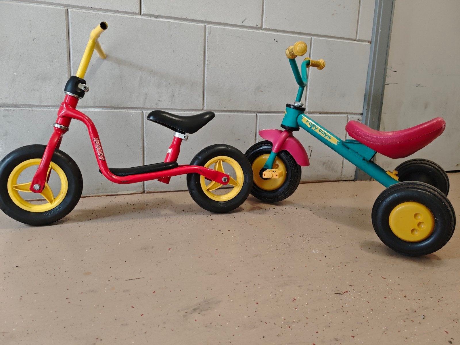 Puky loopfiets en Rolly Toys driewieler, Ophalen of Verzenden, Gebruikt, Loopfiets
