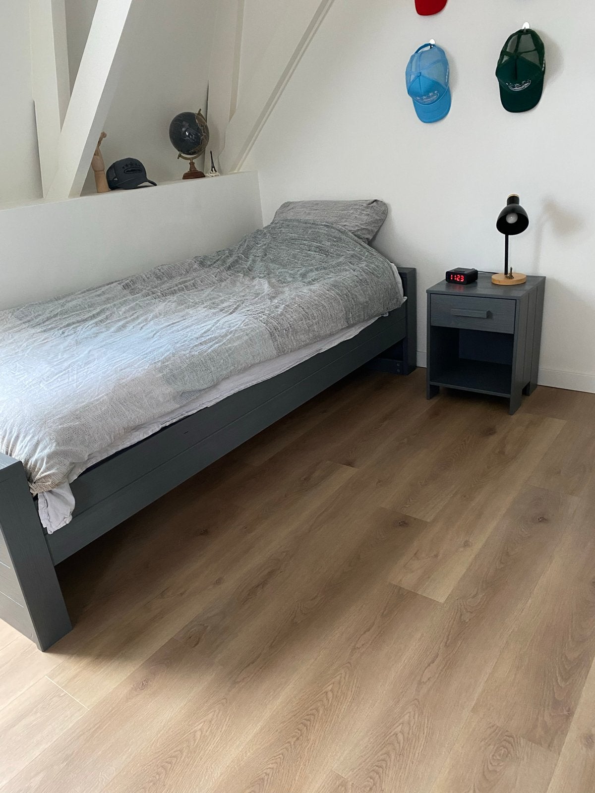 Woood Dennis bed, Ophalen, 90 cm, Eenpersoons, Zo goed als nieuw