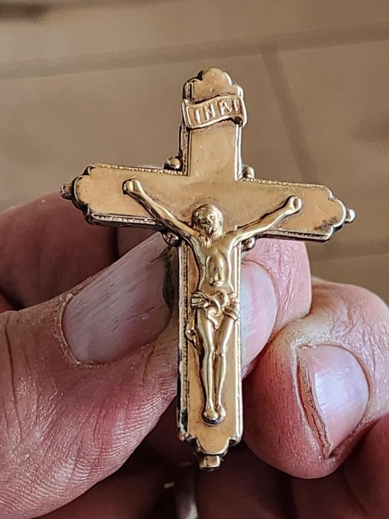 Vintage Gouden Kruisje met Christusbeeldje - INRI, Ophalen of Verzenden