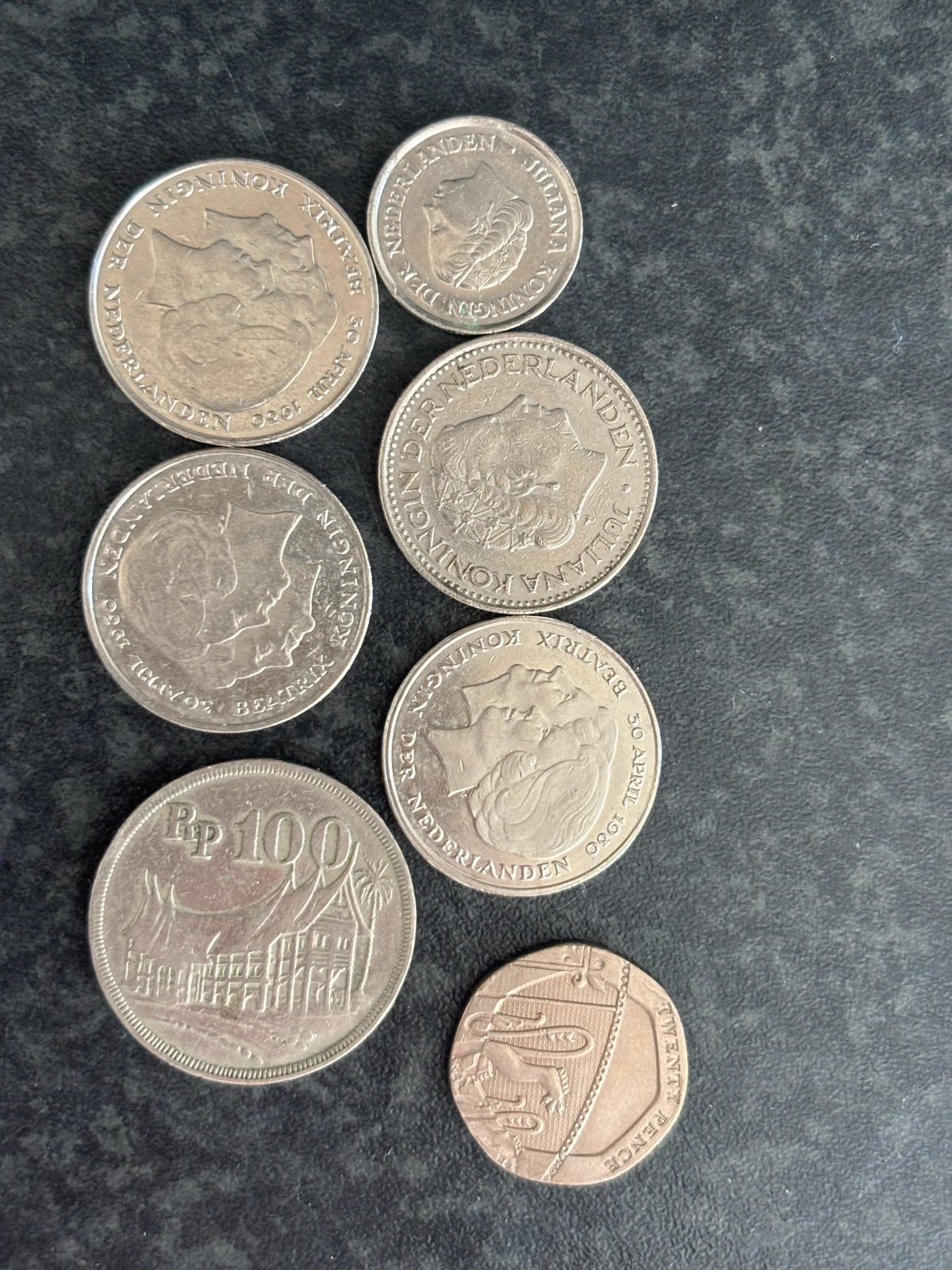 Diverse muntenverzameling: Nederland, Indonesië, VK, Ophalen of Verzenden, Koningin Juliana, 1 cent, Setje