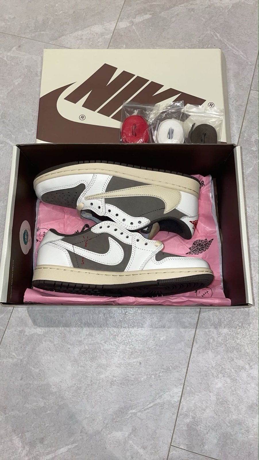 Travis Scott Sneakers - Maat 40 (valt als 39) - Nieuw, Ophalen, Nieuw, Overige kleuren, Sneakers of Gympen