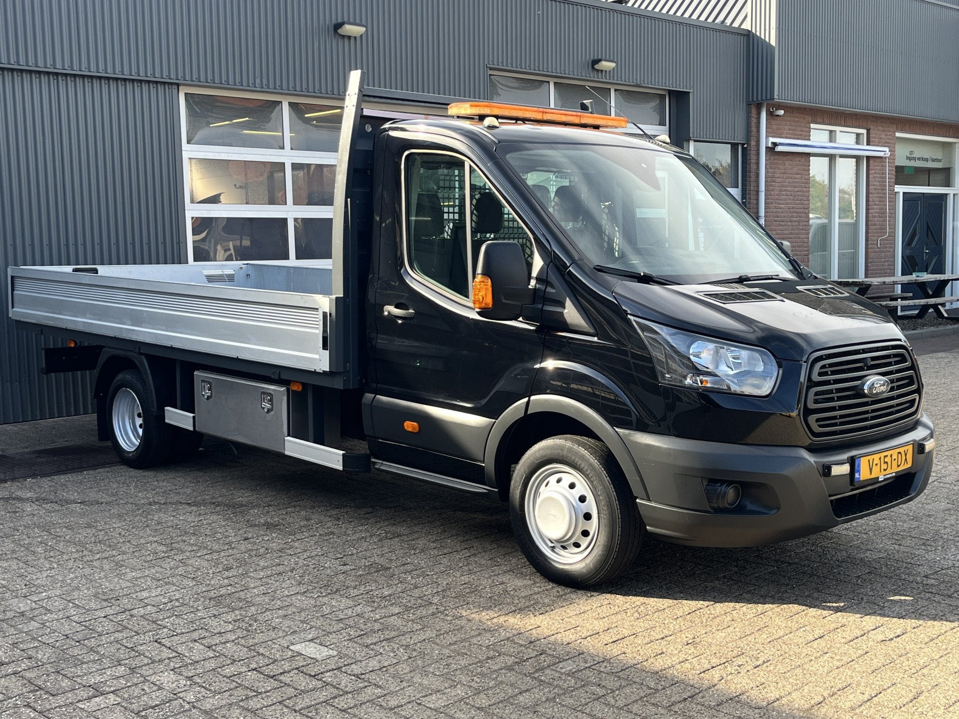 Ford Transit 350 2.0 TDCI L4H1 Openlaadbak Pick-up Airco Tre, Auto's, 4 cilinders, Zwart, 170 pk, Ford