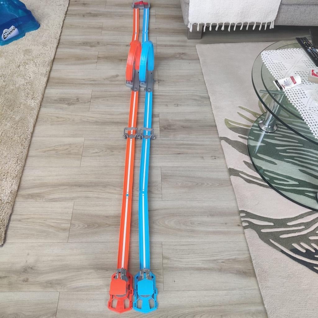 Hot Wheels dubbele racebaan te koop, Kinderen en Baby's, Speelgoed | Racebanen, Ophalen, Racebaan, Zelf te bouwen, Zo goed als nieuw