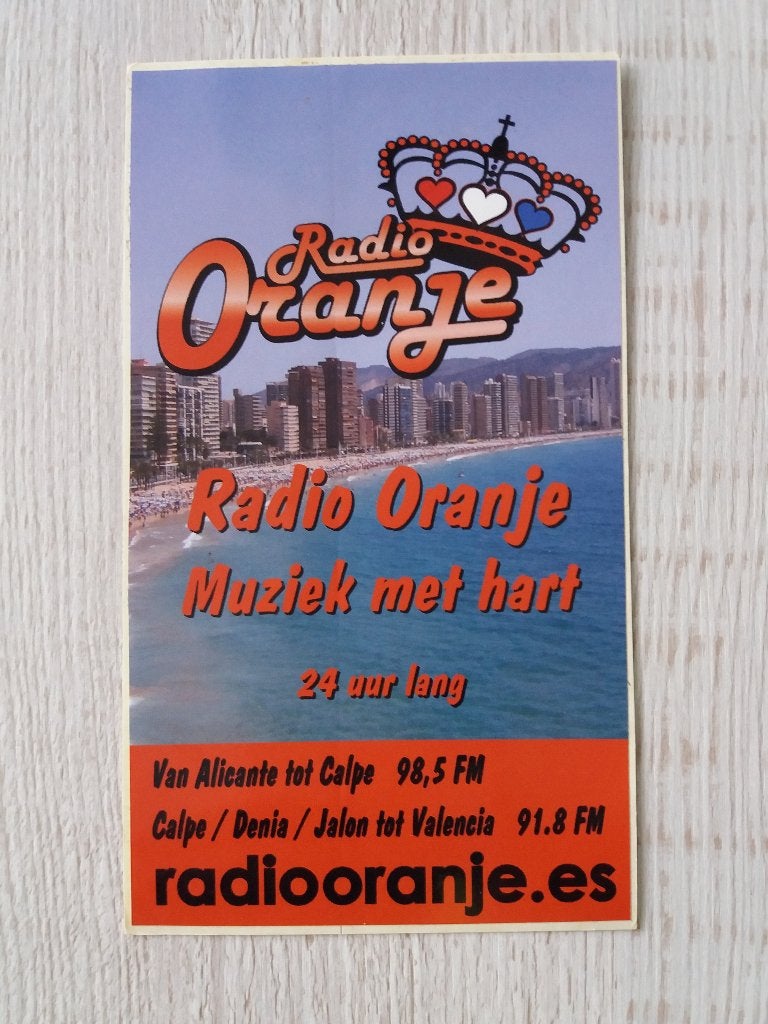 sticker Radio Oranje Muziek met hart 24 uur lang, Ophalen of Verzenden, Zo goed als nieuw, Film, Tv of Omroep
