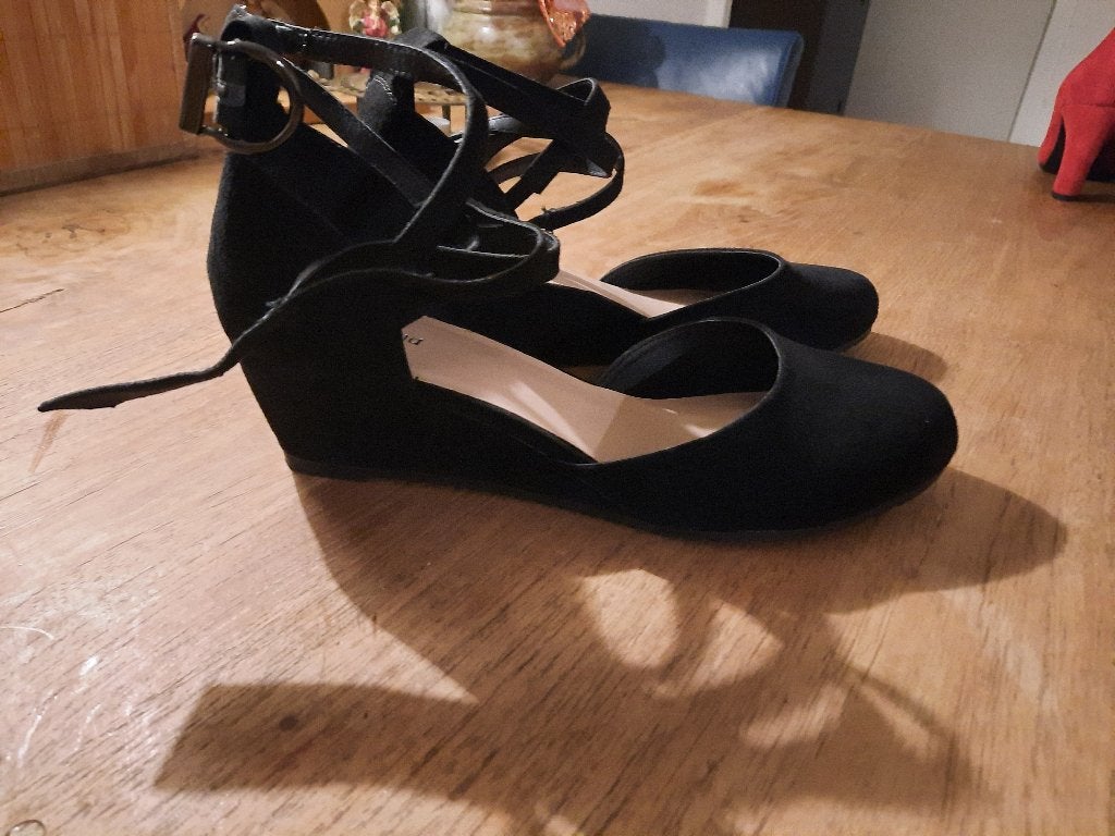 nieuwe elegante pumps met sleehak maat 41, Pumps, Zwart, Nieuw, Ophalen of Verzenden
