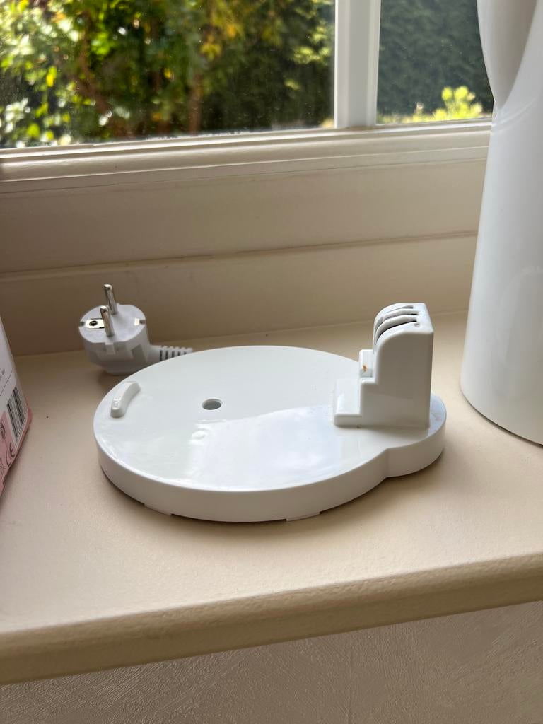 Bluesky Waterkoker 1.7L - Wit, Witgoed en Apparatuur, Waterkokers, Zo goed als nieuw, 1 tot 2 liter, Draadloos, Ophalen of Verzenden