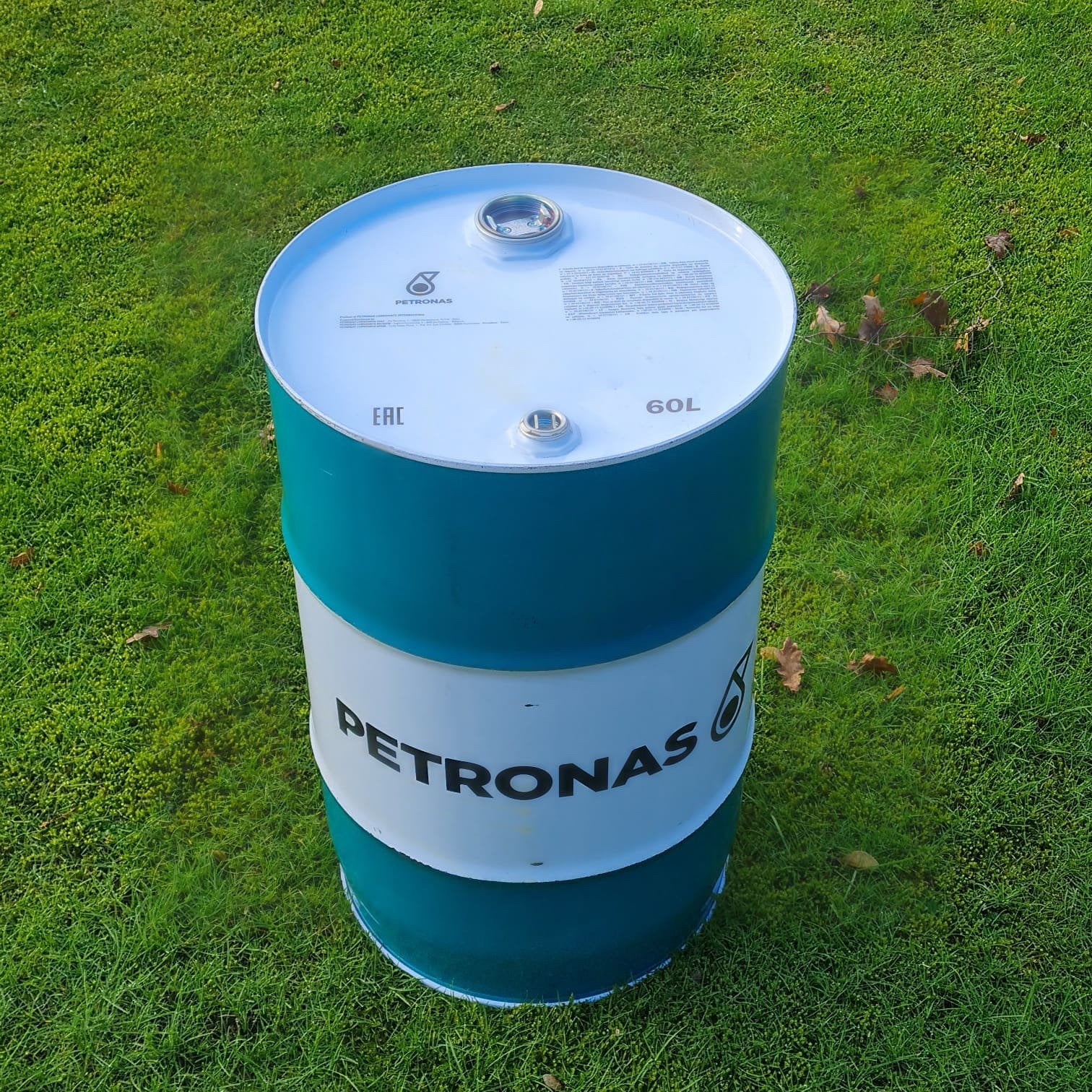 200 liter olieton olievat Petronas €20,00, Tuin en Terras, Ophalen, Zo goed als nieuw