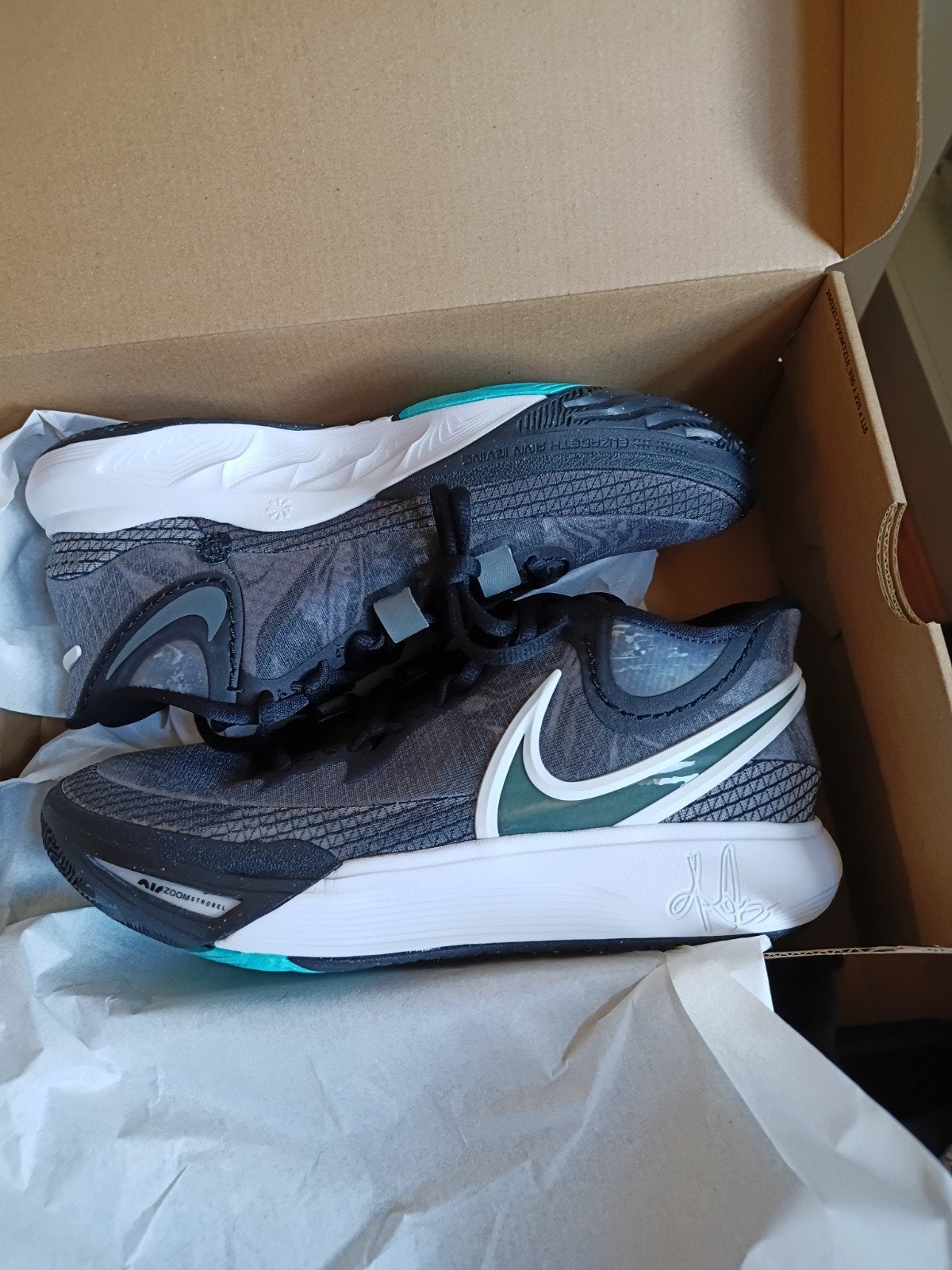 Nike Kyrie 8 Orca (nieuw i.d.) maar 41, Ophalen, Nieuw, Hardloopschoenen, Nike