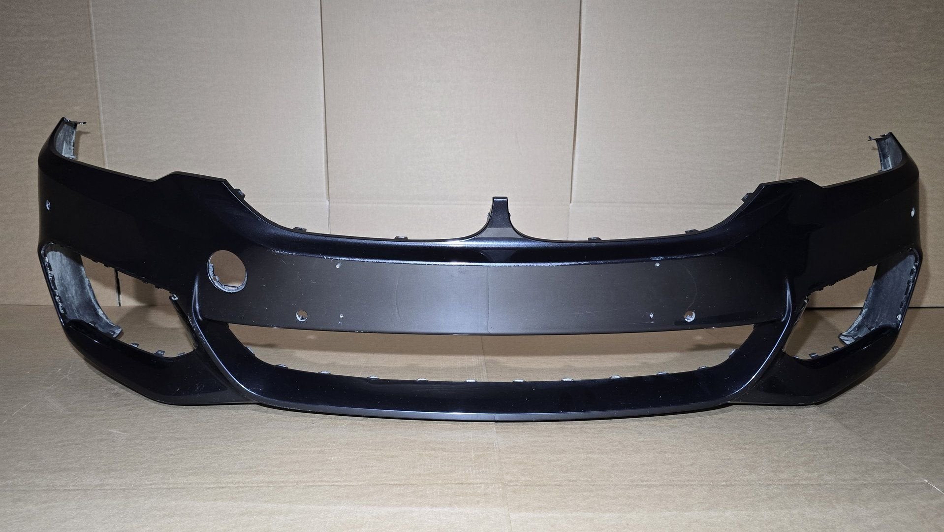 Voorbumper BMW 5 Serie G30 G31 M Pakket 6xPDC 51118064928, Gebruikt, -, Voor, Ophalen of Verzenden