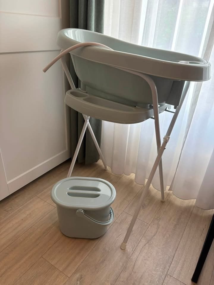 Babybadje met standaard en luieremmer, Gebruikt, Badje, Standaard, Ophalen