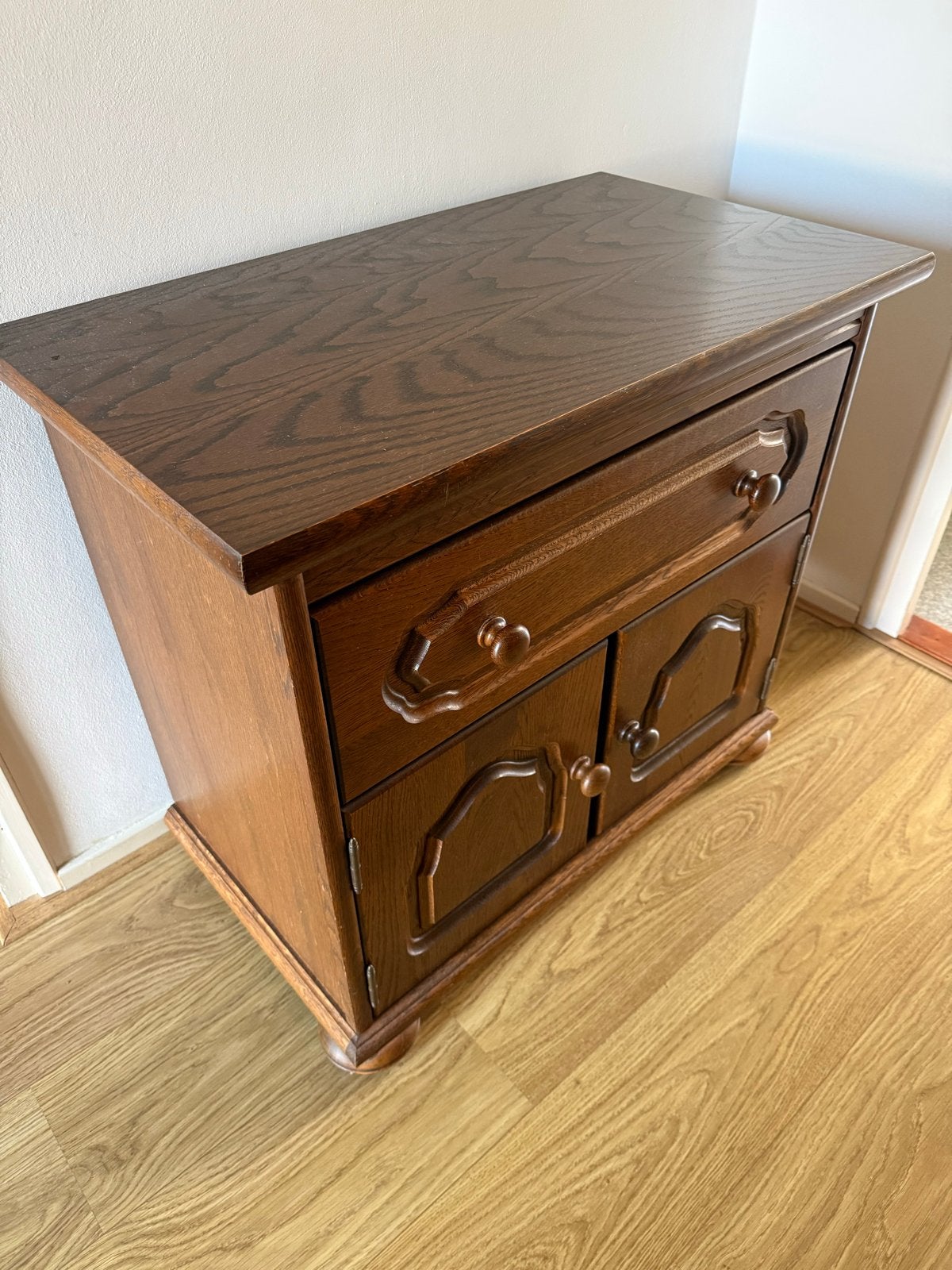 Eikenhote kast in nette staat - staat in Oss, Gebruikt, Eikenhout, Met lade(s), Minder dan 100 cm